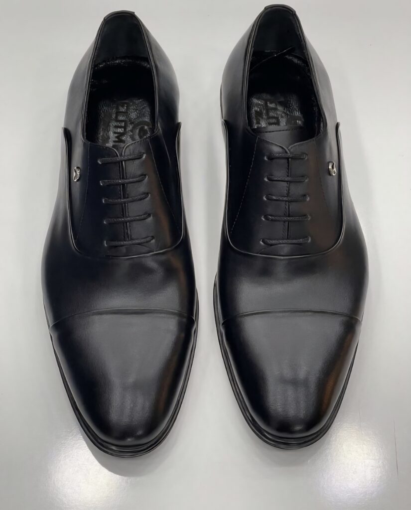 Black cap toe Oxford